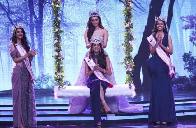 Anukreethy Vas was crowned Miss India 2018 by Miss World 2017 Manushi Chhillar. (Twitter)