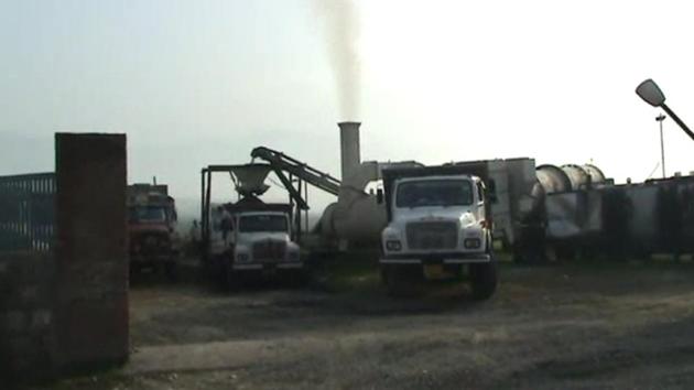 The district administration had seized the hot mix plant last year for causing a significant damage to the ecosystem, but it has been running secretly, alleged a city-based RTI activist. (HT Photo) The district administration had seized the hot mix plant last year for causing a significant damage to the ecosystem, but it has been running secretly, alleged a city-based RTI activist. (HT Photo)
