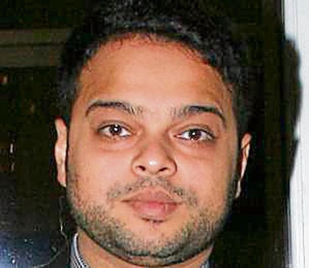 The Bandra police have registered a case of cheating against Farhan Azmi, son of Samajwadi Party leader Abu Azmi, and one more person.(HT File)