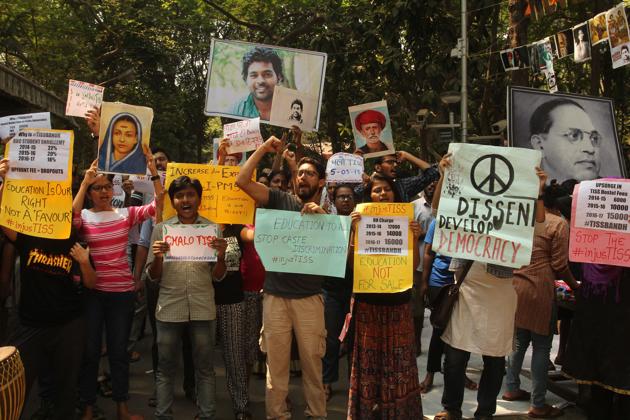 Students protest the decision to withdraw the fee waiver granted to SC, ST and OBC candidates, on Mumbai campus. (HT File Photo) Students protest the decision to withdraw the fee waiver granted to SC, ST and OBC candidates, on Mumbai campus. (HT File Photo)