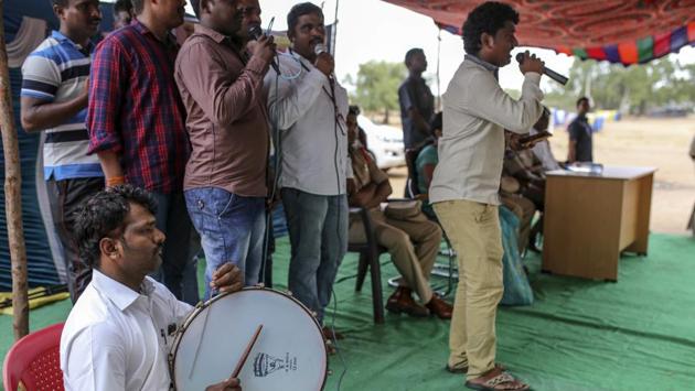 She also spoke to hundreds of village leaders who deployed drummers to sing about fake news before her team began their work. “We told the villagers -- see, look at the people who are in these videos, they don’t even look like Indians,” she said. “Some of the videos are from South America, Sri Lanka, Bangladesh, Myanmar.” (Dhiraj Singh / Bloomberg)