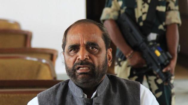 Union Minister Hansraj Ahir said the government is committed to restore peace in Kashmir.(HT File Photo)