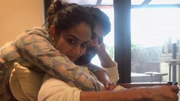 Shahid Kapoor is resting at home with wife Mira Rajput after an injury.(Instagram)