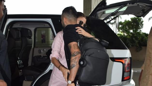 Anushka Sharma and Virat Kohli seen at the Mumbai airport. (Manav Manglani/Instagram) Anushka Sharma and Virat Kohli seen at the Mumbai airport. (Manav Manglani/Instagram)