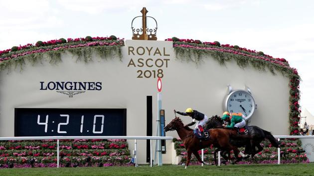 Stradivarius ridden by Frankie Dettori wins the 4.20 Gold Cup at the Royal Ascot races in England. (Paul Childs / Action Images via REUTERS)