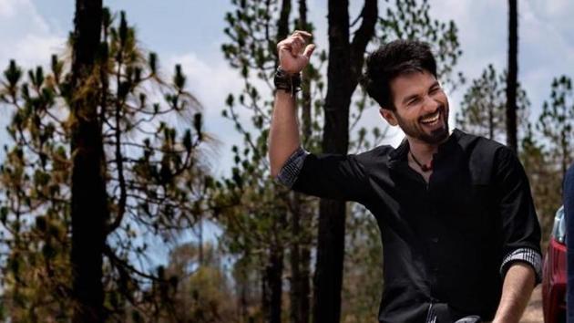 Shahid Kapoor, who  is working with Shraddha Kapoor in Batti Gul Meter Chalu, suffered a back injury at the film’s outdoor shoot in Tehri, Uttarakhand.