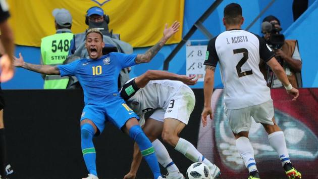 Brazil's Neymar appeals after a challenge in the penalty area from Costa Rica's Giancarlo Gonzalez during their FIFA World Cup 2018 Group E match at Saint Petersburg Stadium, Saint Petersburg, Russia on June 22, 2018.(REUTERS)