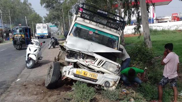 The pick-up van that was hit by a truck on the Kaithal-Kurukshetra road on Saturday. (HT Photo) The pick-up van that was hit by a truck on the Kaithal-Kurukshetra road on Saturday. (HT Photo)
