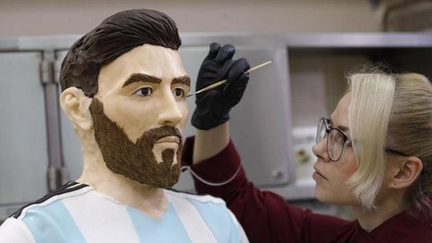 Lionel Messi could be gifted with a life-size chocolate sculpture to mark his 31st birthday as Argentina aim to stay alive in the FIFA World Cup 2018.(Twitter)