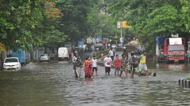 A 13-year-old boy was among three people killed in Mumbai and Thane district after heavy rains, which disrupted rail and road traffic during rush hours on Monday. A senior citizen was killed and four others suffered injuries as heavy rain led to a tree fall in south Mumbai on Sunday evening. (Satyabrata Tripathy / HT Photo) A 13-year-old boy was among three people killed in Mumbai and Thane district after heavy rains, which disrupted rail and road traffic during rush hours on Monday. A senior citizen was killed and four others suffered injuries as heavy rain led to a tree fall in south Mumbai on Sunday evening. (Satyabrata Tripathy / HT Photo)