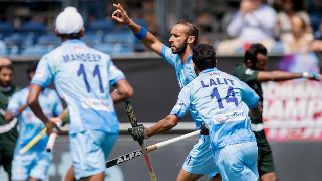 Ramandeep Singh (C) celebrates after scoring a goal for India against Pakistan during the Champions Trophy Hockey 2018.(PTI)