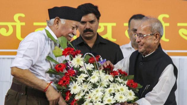 Former president Pranab Mukherjee being welcomed by Rashtriya Swayamsevak Sangh chief Mohan Bhagwat at an RSS event in Nagpur on June 07. (PTI) Former president Pranab Mukherjee being welcomed by Rashtriya Swayamsevak Sangh chief Mohan Bhagwat at an RSS event in Nagpur on June 07. (PTI)
