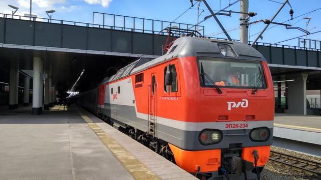 With FIFA World Cup 2018 being held in 11 cities (Moscow, Kaliningrad, St. Petersburg, Volgograd, Kazan, Nizhny Novgorod, Samara, Saransk, Rostov-on-Don, Sochi and Yekaterinburg), these trains help people reach their venues.(HT Photo)