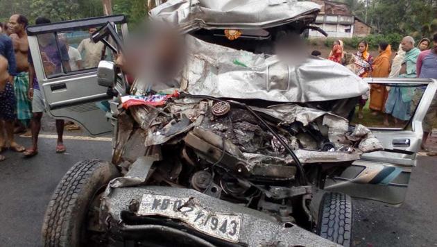 The SUV was crushed by the bus in the accident that occurred near Marishda on Wednesday morning. (HT Photo) The SUV was crushed by the bus in the accident that occurred near Marishda on Wednesday morning. (HT Photo)