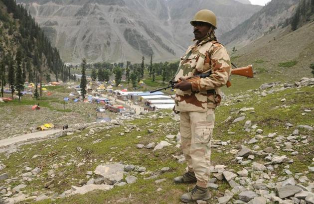Nearly 40,000 security personnel from the army, paramilitary forces, state police and the National Disaster Response Force have been deployed on yatra duty. (Waseem Andrabi/HT)