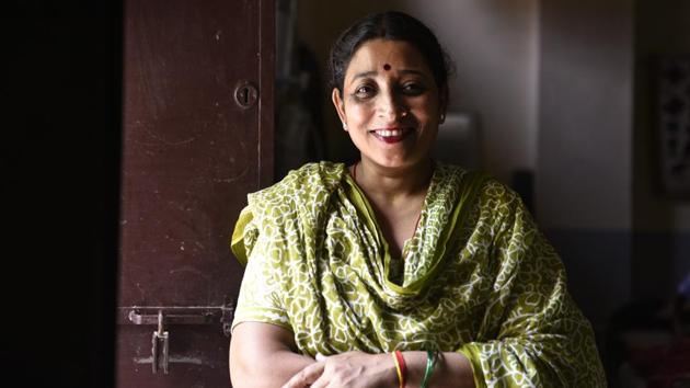 Dr. Rajeshwari Singh, owner of Sai Sahara old age home at New Delhi’s Dasghara village. In 2005, she started the old age home with four people which now has risen to 15. There are those who have been de-addicted from their drinking problem yet remain unwanted. There are those who have been abandoned after the death of their spouse. There are those who have willingly come here as life was worse for them with their families. (Sanchit Khanna / HT Photo) Dr. Rajeshwari Singh, owner of Sai Sahara old age home at New Delhi’s Dasghara village. In 2005, she started the old age home with four people which now has risen to 15. There are those who have been de-addicted from their drinking problem yet remain unwanted. There are those who have been abandoned after the death of their spouse. There are those who have willingly come here as life was worse for them with their families. (Sanchit Khanna / HT Photo)