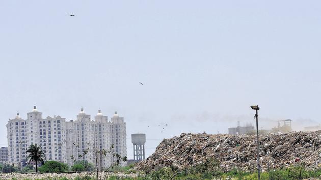 The dumping ground of Mohali at Industrial Area, Phase 8B.(Ravi Kumar/HT)