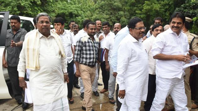 Former chief minister of Karnataka and senior Congress leader Siddaramaiah (extreme left)(Arijit Sen/HT File Photo)