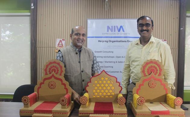 The ‘eco-makhars’ design has been designed by Abhay Kardeguddi (left) and Nachiket Thakur.(HT PHOTO)
