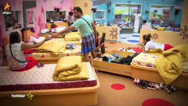 Bigg Boss 2 Tamil, episode 12: Balaji begins to abuse Nithya because she doesn’t agree to be with him. Bigg Boss 2 Tamil, episode 12: Balaji begins to abuse Nithya because she doesn’t agree to be with him.