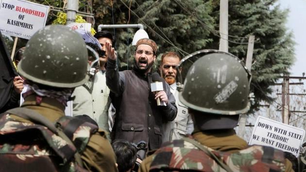 File photo of chairman of Hurriyat Conference (M) Mirwaiz Umar Farooq addressing a protest rally in Srinagar(PTI Photo)