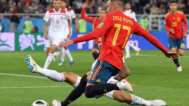 Spain's forward Iago Aspas vies with Morocco's defender Manuel Da Costa during the Russia 2018 World Cup Group B football match between Spain and Morocco.(AFP)