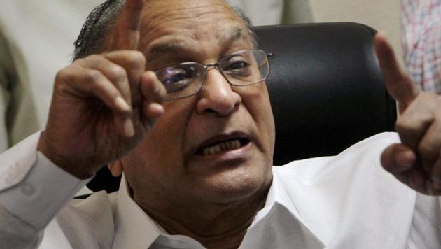 S Jaipal Reddy addresses a press conference in New Delhi.(PTI File Photo)