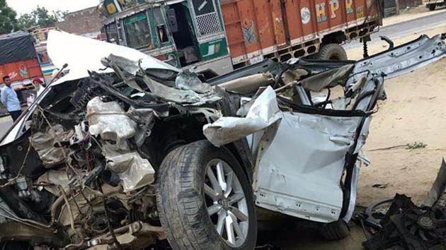 PIn Bikaner, 20 persons were injured in a collision between a truck and a bus on the Bikaner-Jodhpur Highway.(HT Representative Photo)