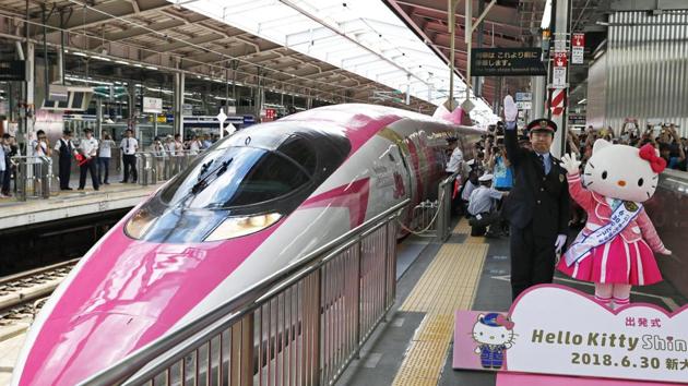 A Hello Kitty-themed “shinkansen” bullet train is unveiled at JR Shin Osaka station, in Osaka, western Japan, Saturday, June 30, 2018.(AP Photo)
