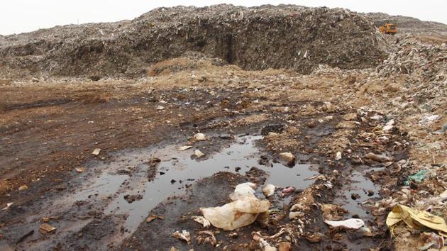 Bandhwari residents say that the landfill has become a major public health issue for the area. (Yogendra Kumar/HT PHOTO) Bandhwari residents say that the landfill has become a major public health issue for the area. (Yogendra Kumar/HT PHOTO)