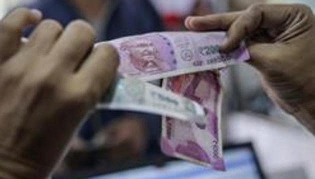 Despite a reduction in GST on the real estate sector to 12%, customers are not getting their share of the benefit because of confusion over the calculation of the rebate. (Bloomberg) Despite a reduction in GST on the real estate sector to 12%, customers are not getting their share of the benefit because of confusion over the calculation of the rebate. (Bloomberg)