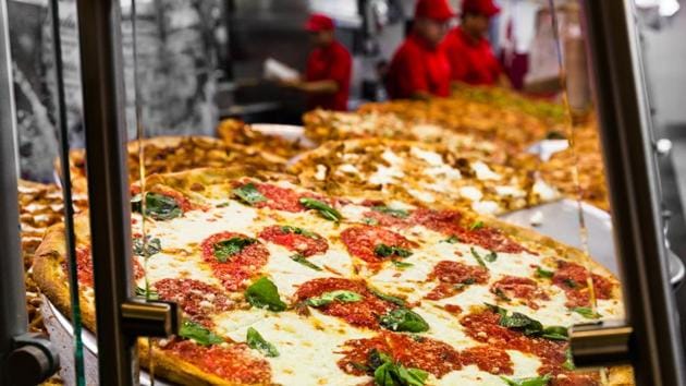 Fresh pizzas at an Italian restaurant in New York.(Shutterstock)