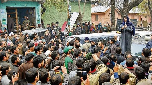 With Jammu and Kashmir under Governor’s rule, it will take a lot of effort for both the state and the PDP to overcome the current political turmoil.(HT File Photo)