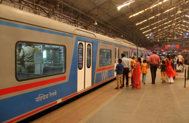 In less than five months since its launch, Mumbai’s air-conditioned train service carried more than 10 lakh commuters.(HT Photo) In less than five months since its launch, Mumbai’s air-conditioned train service carried more than 10 lakh commuters.(HT Photo)