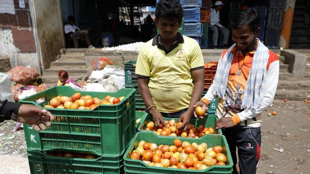 Supply of vegetables to the agricultural produce market committee (APMC), Pune, has increased with the onset of monsoon. (Rahul Raut/HT PHOTO) Supply of vegetables to the agricultural produce market committee (APMC), Pune, has increased with the onset of monsoon. (Rahul Raut/HT PHOTO)