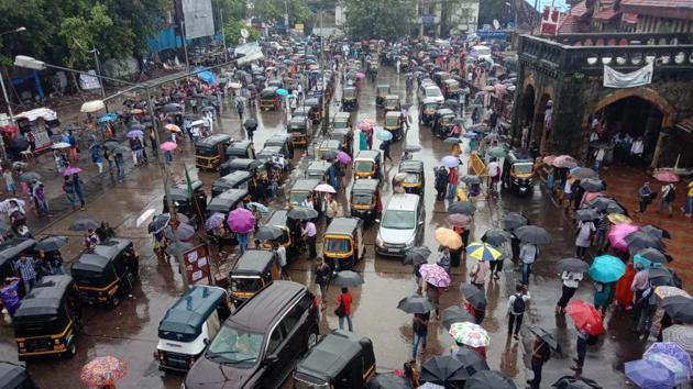 The view outside Bandra Station. Western Railway says it is working on restoration of services between Andheri and Vile Parle. While trains are working between Virar-Goregaon and Bandra-Churchgate, WR has advised commuters to travel only if necessary to avoid inconvenience. (Kunal Patil / HT Photo)