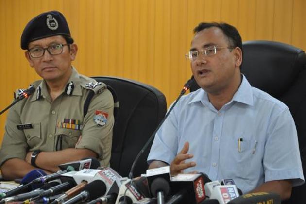At a press conference jointly addressed by officials monitoring rescue and relief operations in rain-hit Pithoragarh, additional secretary, disaster management Suvin Bansal said work was also on to improve the early warning system pertaining to earthquake warning.(HT Photo)