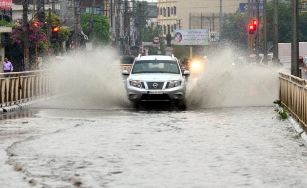 Met has predicted rain and thundershowers in the region in the next 72 hours till Friday. (Sameer Sehgal/HT) Met has predicted rain and thundershowers in the region in the next 72 hours till Friday. (Sameer Sehgal/HT)
