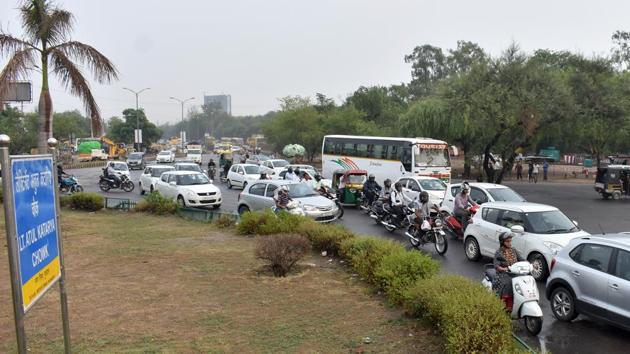 Atul Kataria chowk connects Gurugram’s bus stand with Delhi airport via Kapashera.(Yogesh Kumar/HT PHOTO)