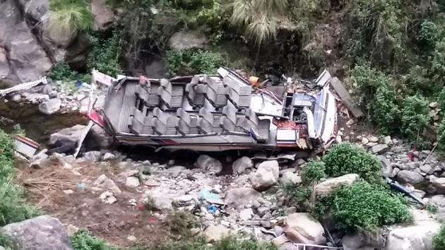 48 people died in Pauri bus mishap on Sunday.(HT Photo) 48 people died in Pauri bus mishap on Sunday.(HT Photo)