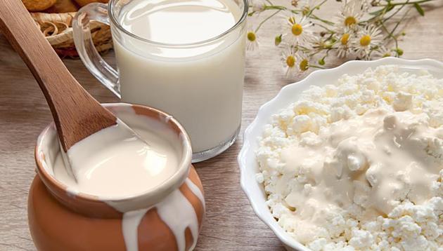 Improve your immune system: Experts say that a bowl of curd everyday in your diet can keep your gut healthy.(Shutterstock)