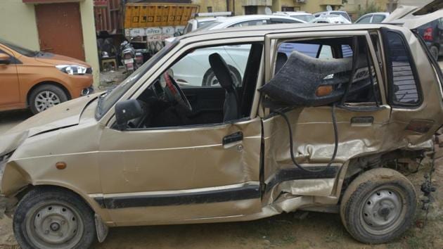 The crushed Maruti 800 car which was hit by a speeding Honda City car on Eastern Peripheral Expressway, Dasna on Sunday evening. (Sakib Ali / HT Photo) The crushed Maruti 800 car which was hit by a speeding Honda City car on Eastern Peripheral Expressway, Dasna on Sunday evening. (Sakib Ali / HT Photo)