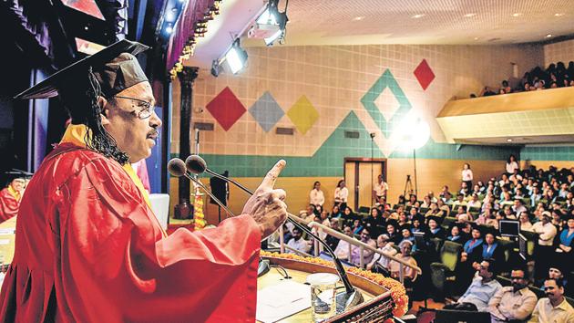 Vinod Tawde, state education minister, at the convocation ceremony of Symbiosis College of Arts and Commerce on Monday. He said that the higher education system requires reform. (Sanket Wankhade/HT PHOTO) Vinod Tawde, state education minister, at the convocation ceremony of Symbiosis College of Arts and Commerce on Monday. He said that the higher education system requires reform. (Sanket Wankhade/HT PHOTO)