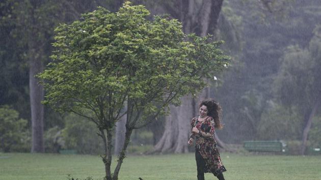 The weather department says the next spell of rains is again expected to hit Delhi on Sunday, July 8.(Sanchit Khanna/HT PHOTO) The weather department says the next spell of rains is again expected to hit Delhi on Sunday, July 8.(Sanchit Khanna/HT PHOTO)