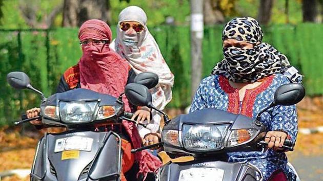 UT administrator has issued notification exempting only turbaned Sikh women two-wheeler riders. (HT File) UT administrator has issued notification exempting only turbaned Sikh women two-wheeler riders. (HT File)