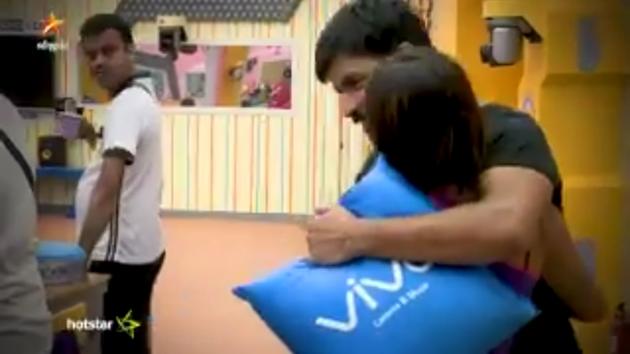 Bigg Boss 2 Tamil, episode 19: Mahat and Yaashika hug and make kissy noises, distract captain Vaishnavi. Bigg Boss 2 Tamil, episode 19: Mahat and Yaashika hug and make kissy noises, distract captain Vaishnavi.