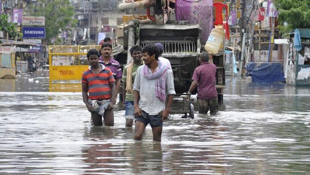 Nagpur witnessed heavy rains from Thursday night, which resulted in water-logging at several places. Since the switching centre which supplies power to Vidhan Bhavan was flooded, the power supply had to be shut down for safety purposes.(AFP)