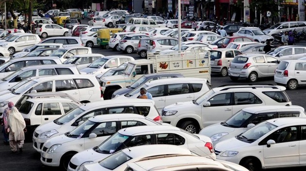 The firm is running 25 parking lots and was given time till Friday to clear the payment. (HT File Photo) The firm is running 25 parking lots and was given time till Friday to clear the payment. (HT File Photo)