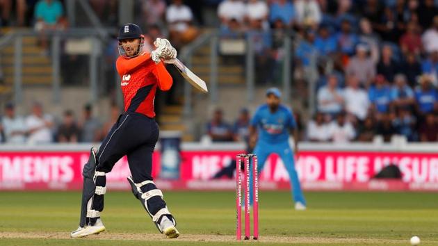 Alex Hales blasted his eighth fifty as England secured a five-wicket win over India in Cardiff to level the three-match series 1-1.(REUTERS) Alex Hales blasted his eighth fifty as England secured a five-wicket win over India in Cardiff to level the three-match series 1-1.(REUTERS)