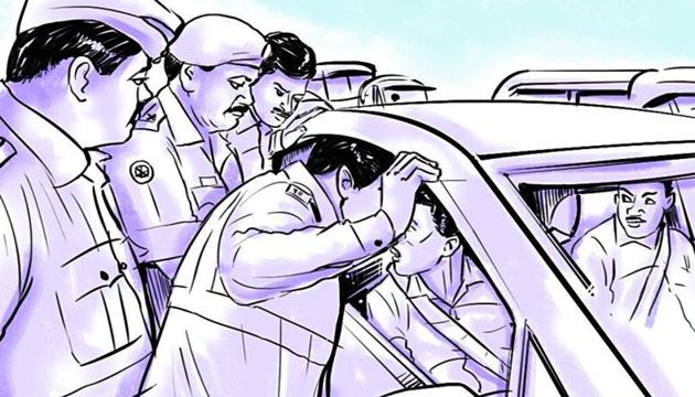 Police said the officer and the driver were made to undergo breath analyser and blood tests and tested positive for alcohol. (HT/ Representative image) Police said the officer and the driver were made to undergo breath analyser and blood tests and tested positive for alcohol. (HT/ Representative image)